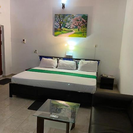 Hgl Guest House Източен Легон Екстериор снимка