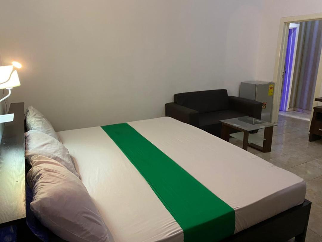 Hgl Guest House Източен Легон Екстериор снимка