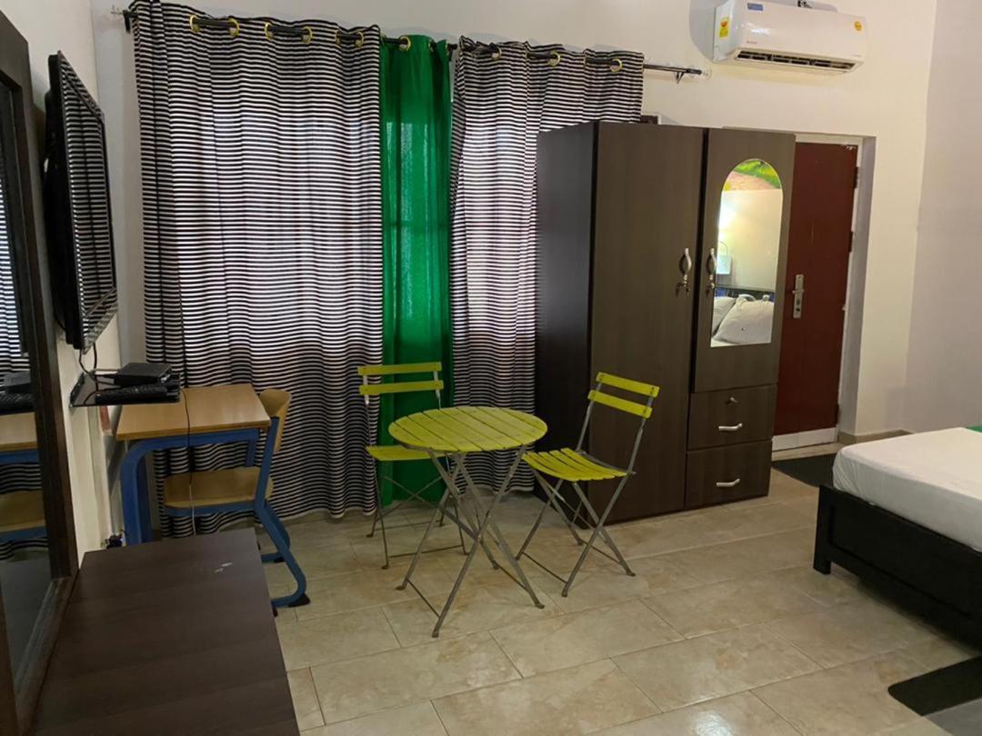 Hgl Guest House Източен Легон Екстериор снимка