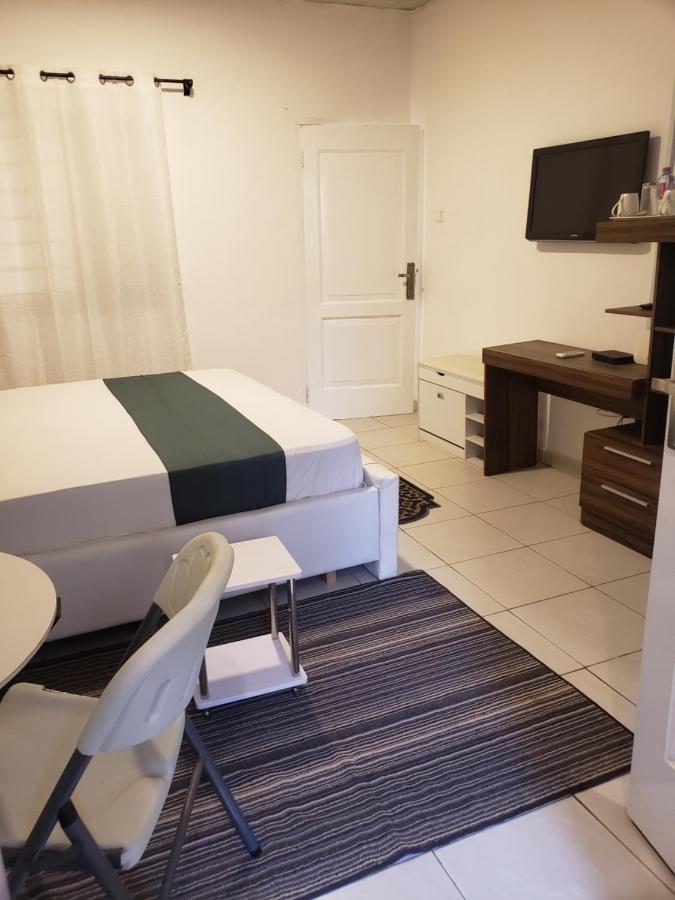 Hgl Guest House Източен Легон Екстериор снимка