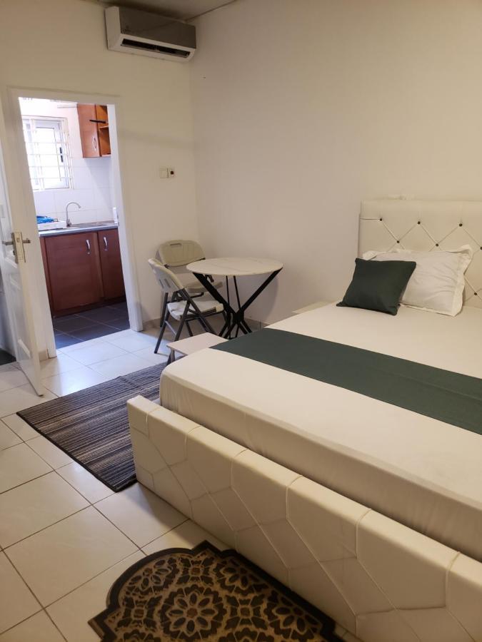 Hgl Guest House Източен Легон Екстериор снимка